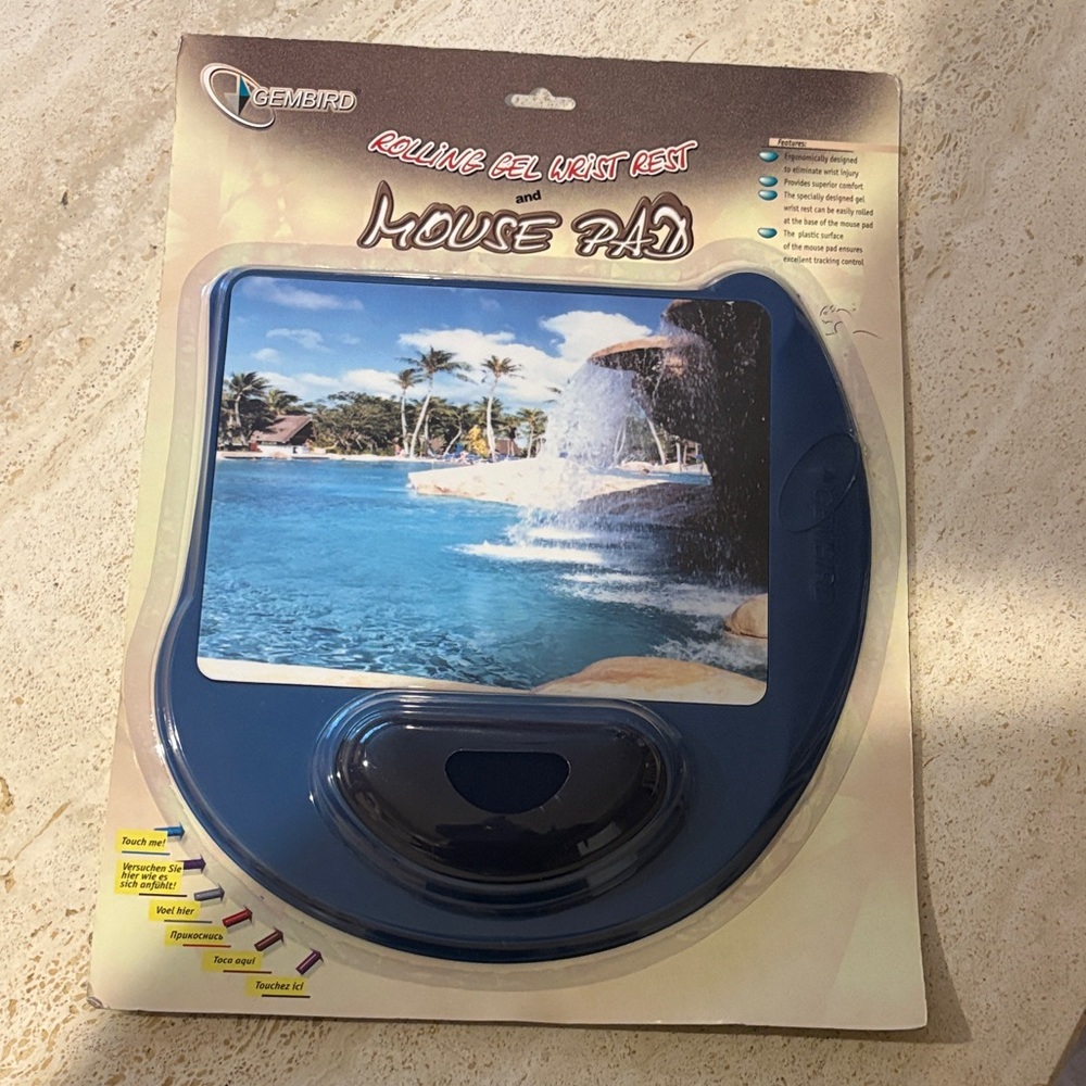 Mouse Pad with Gel Wrist Rest